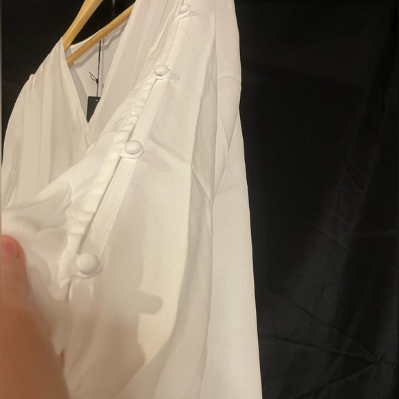 Krisa, surplice, Elegant Cold Arm White Women's Top, size Large - Picture 3 of 5